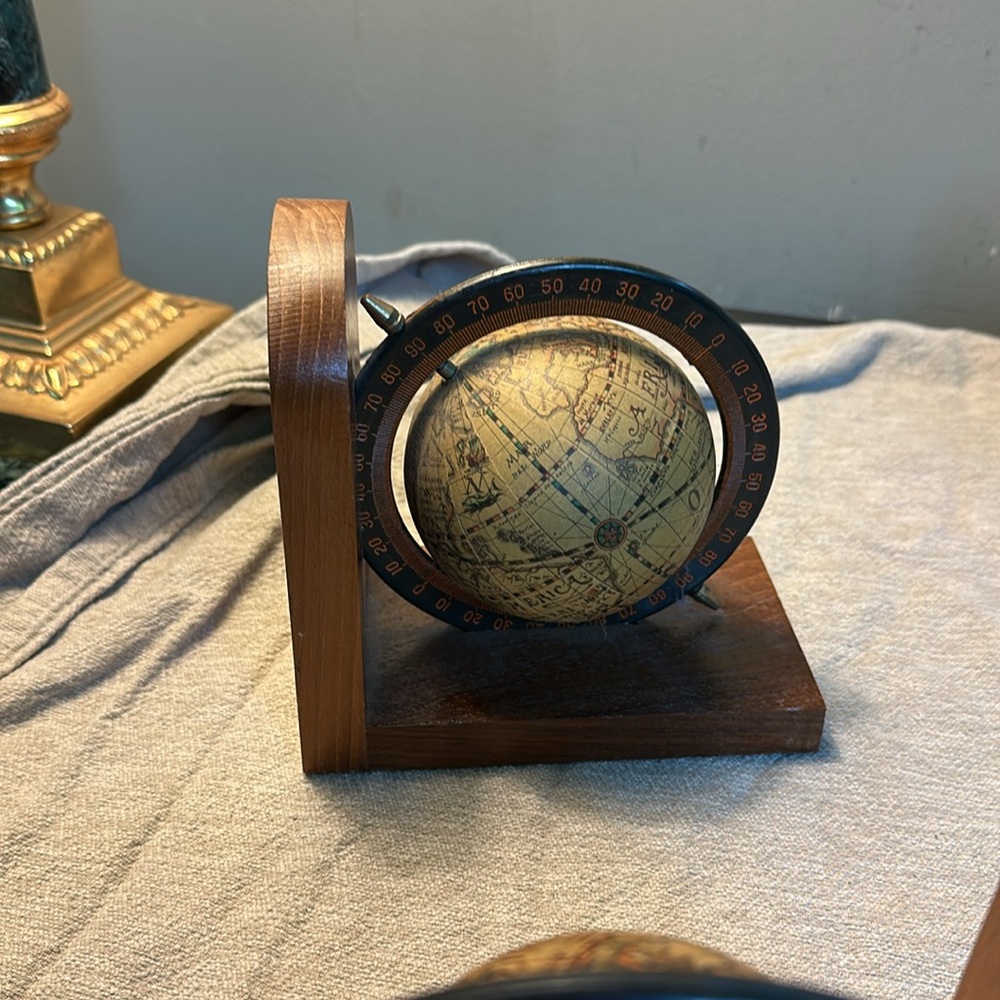 Vintage old world 🌎 Globe Bookends - Picture 5 of 16